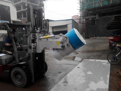 180 ° kallistuvan rummun kiinnitin